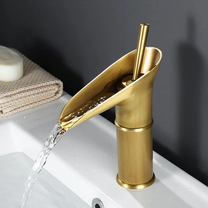 Wasserfall-Waschtischarmatur im Antik-Stil