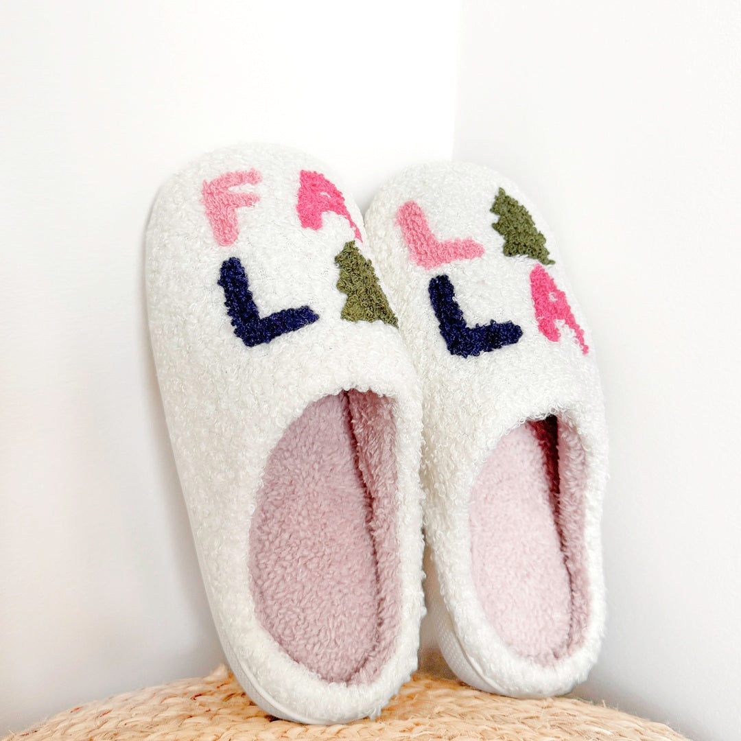 Weihnachtshausschuhe mit „Falalala“-Schriftzug
