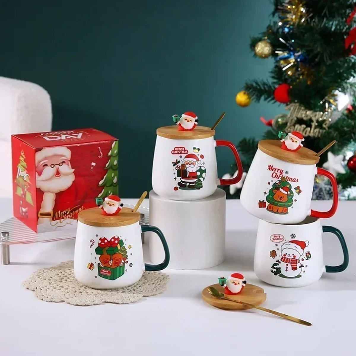 Weihnachtstasse in Geschenkbox – Keramikbecher mit Deckel und Löffel