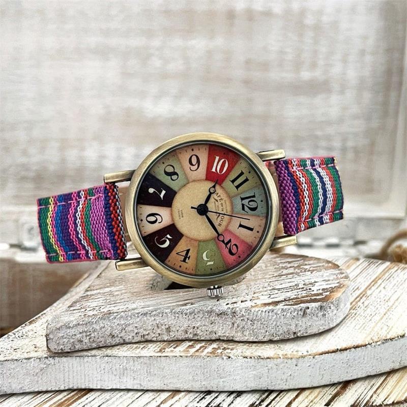 Armbanduhr mit buntem Regenbogenmuster