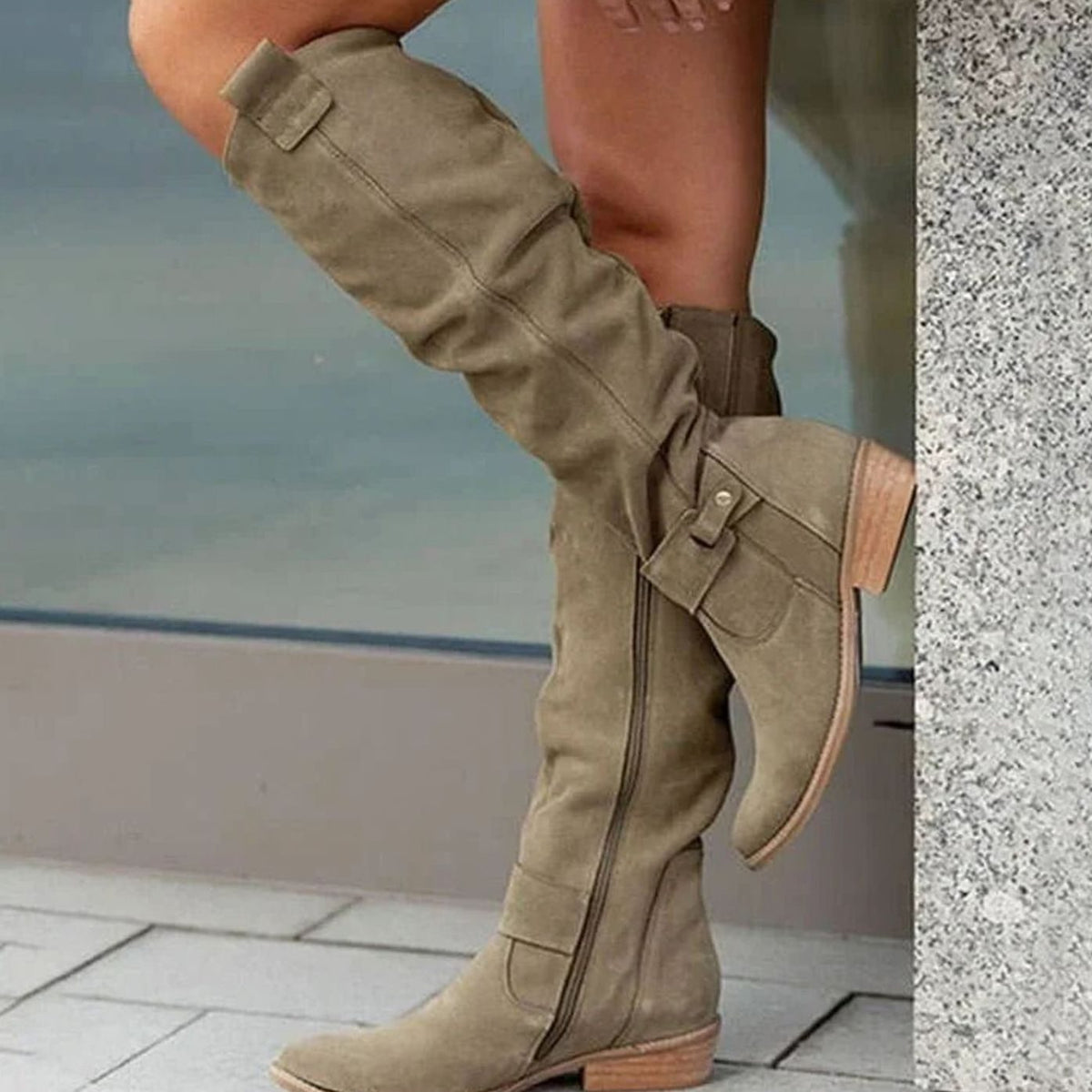 Bequeme kniehohe Damen-Wildlederstiefel mit niedrigem Blockabsatz