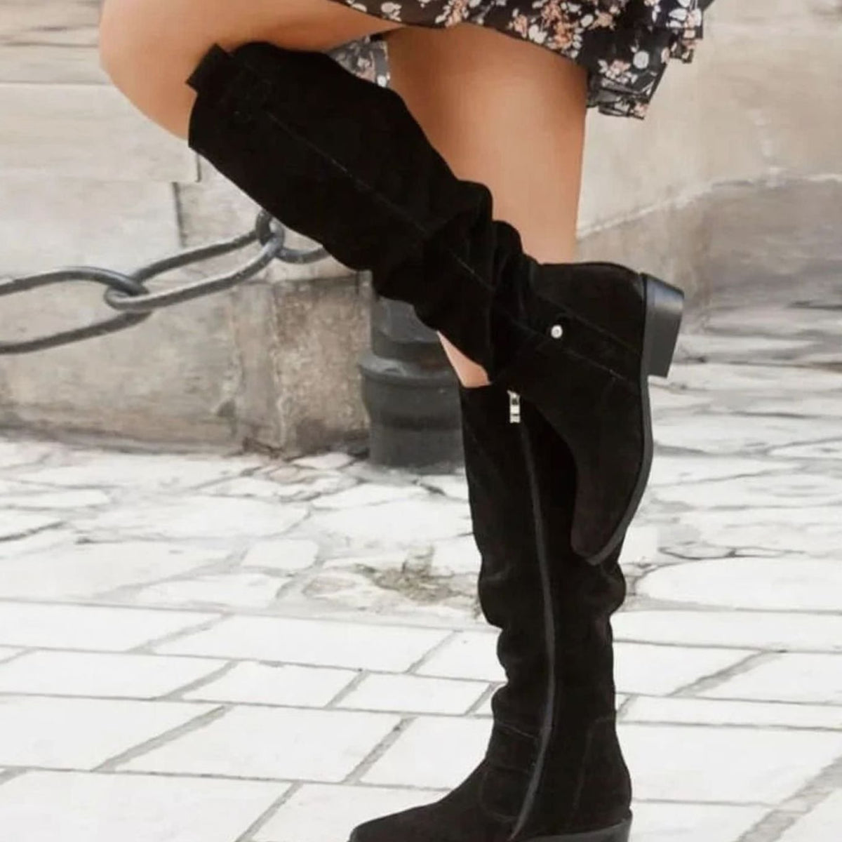 Bequeme kniehohe Damen-Wildlederstiefel mit niedrigem Blockabsatz