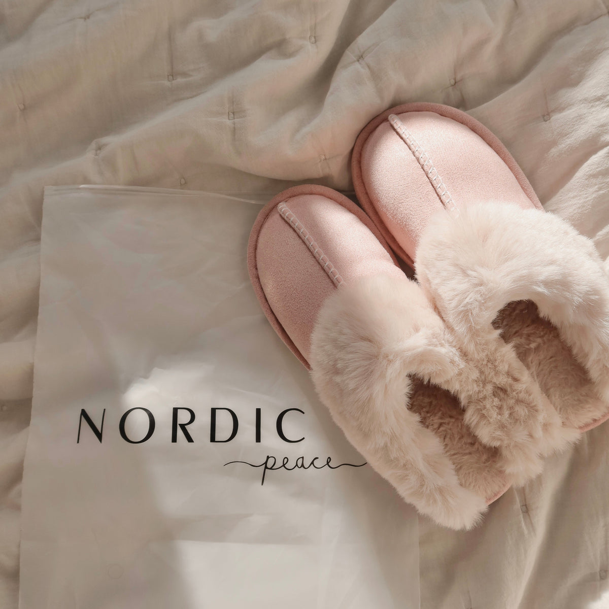 Bequeme nordische Hausschuhe