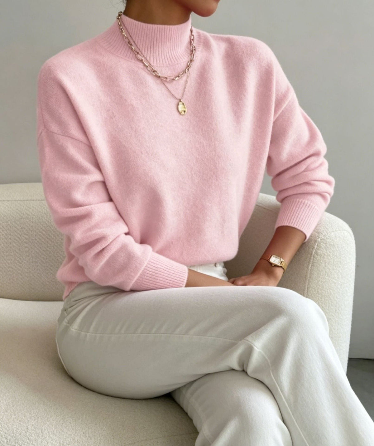 Bequemer Feinstrickpullover für Damen mit Stehkragen und überschnittenen Schultern