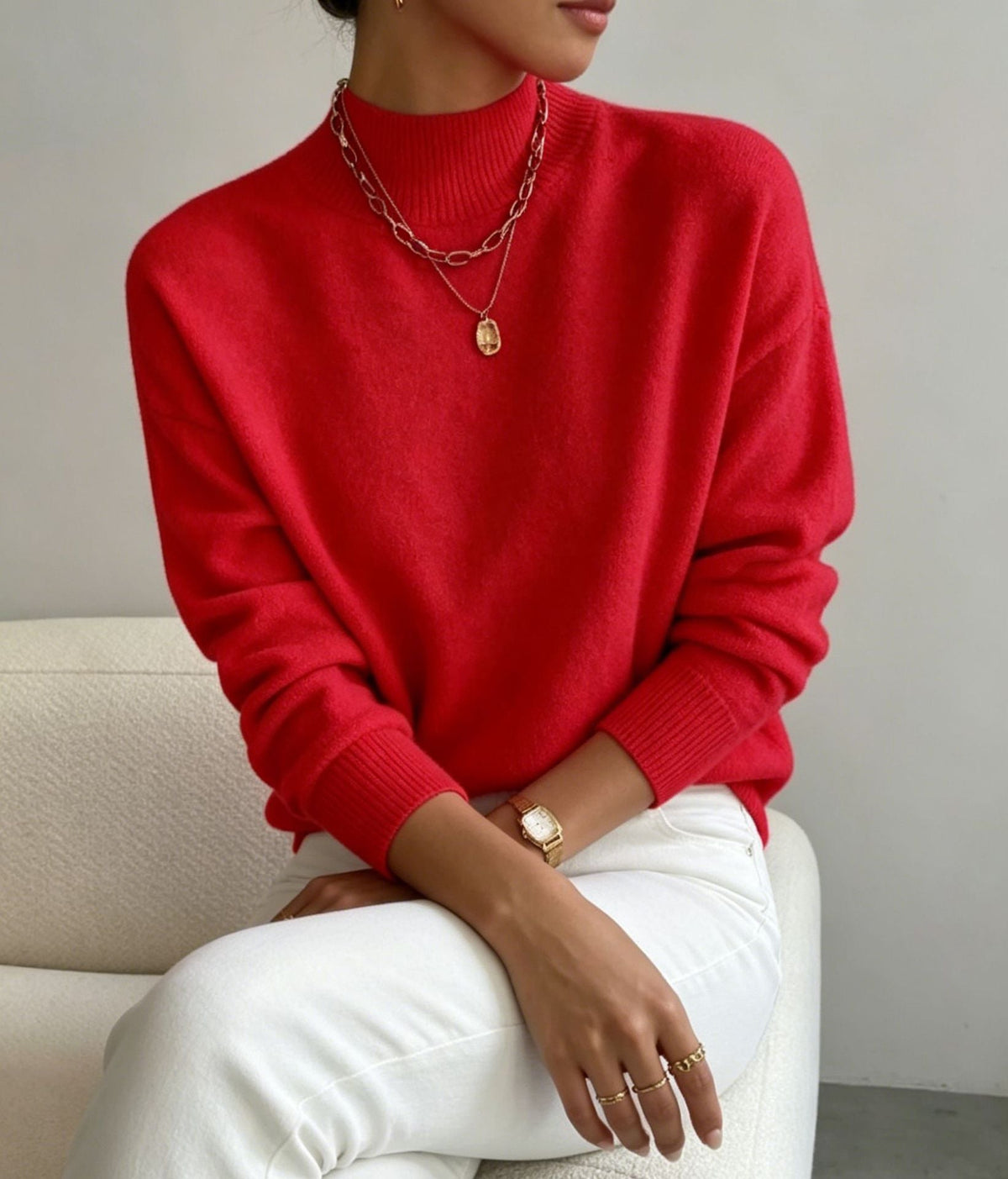 Bequemer Feinstrickpullover für Damen mit Stehkragen und überschnittenen Schultern