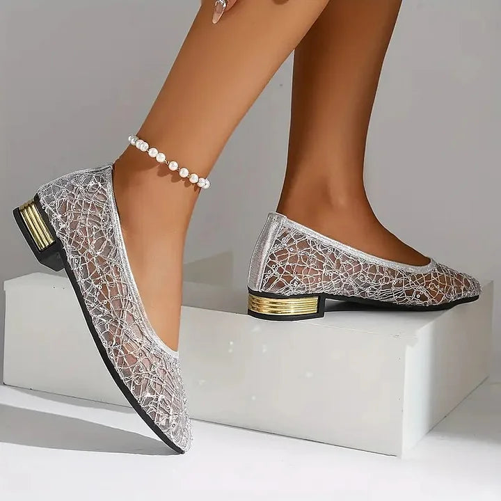 Brautschuhe für Damen aus Spitze mit spitzer Zehenpartie und flachem Absatz