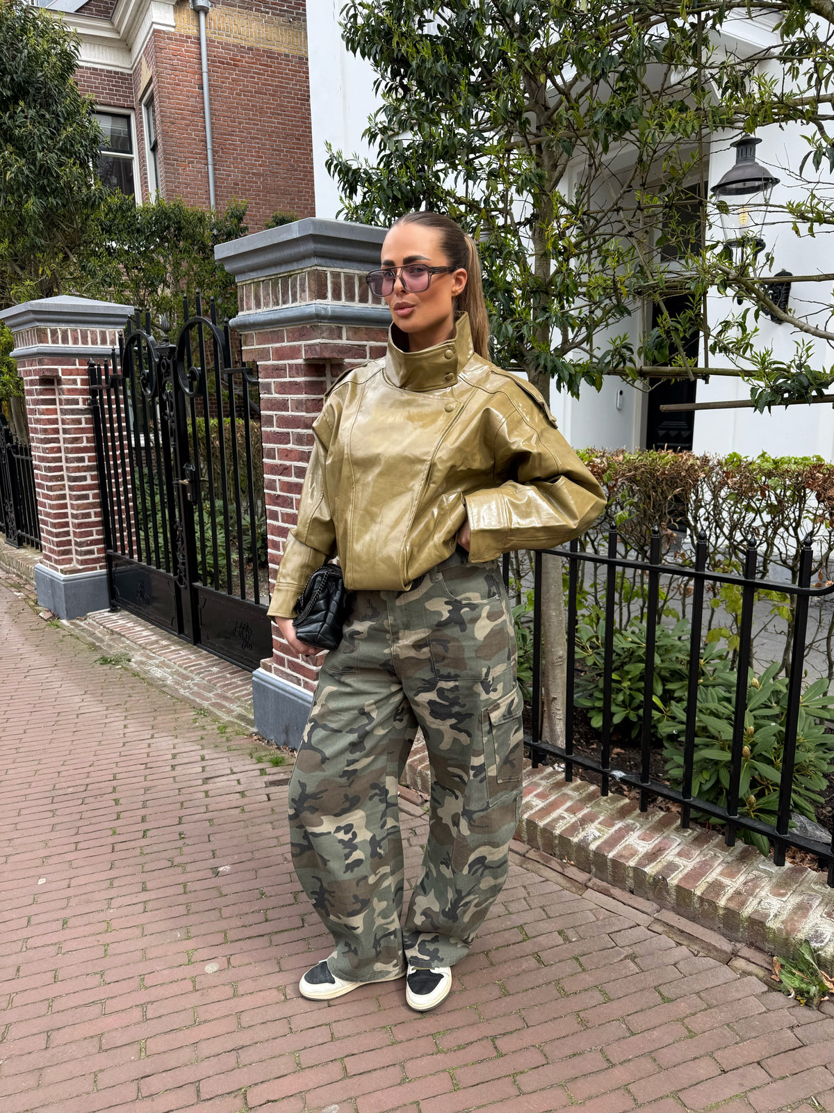 Damen-Cargojeans mit Camouflage-Muster, Stretchbund und Regular Fit – lässige Cargohose für den Alltag