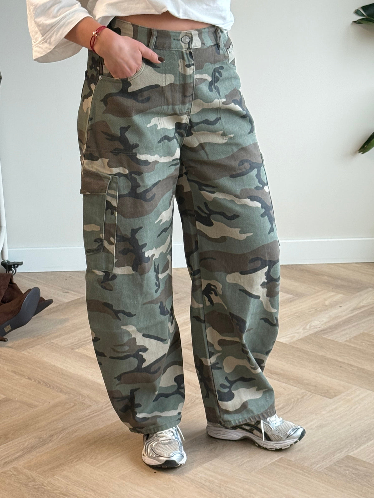 Damen-Cargojeans mit Camouflage-Muster, Stretchbund und Regular Fit – lässige Cargohose für den Alltag