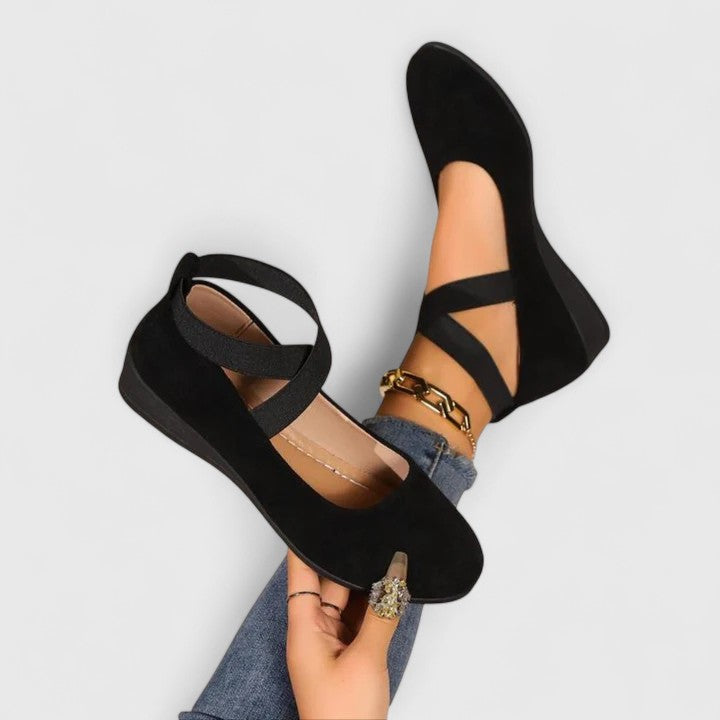 Damen-Keilabsatzschuhe mit Knöchelriemen