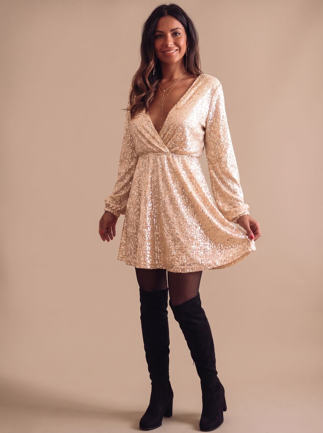 Damen-Paillettenkleid in Wickeloptik mit langen Ärmeln für die Weihnachtsfeier