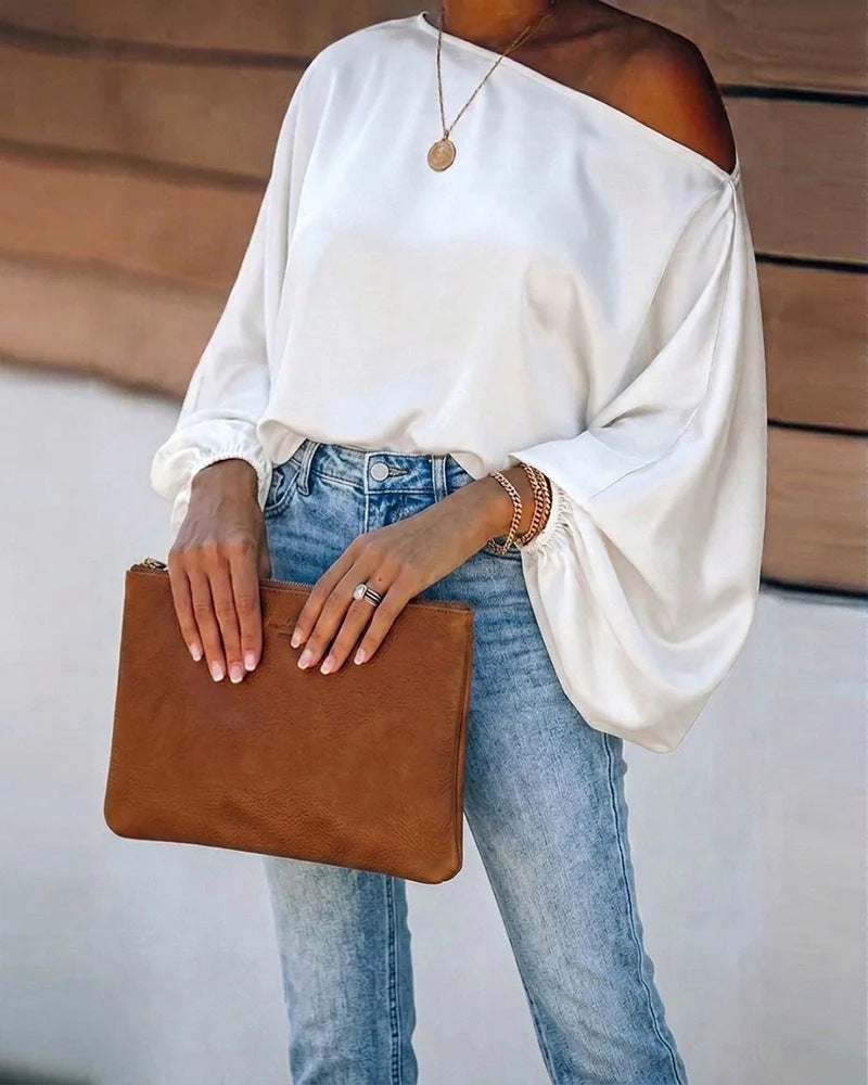 Damen-Satinbluse mit asymmetrischem One-Shoulder-Ausschnitt und weiten Fledermausärmeln