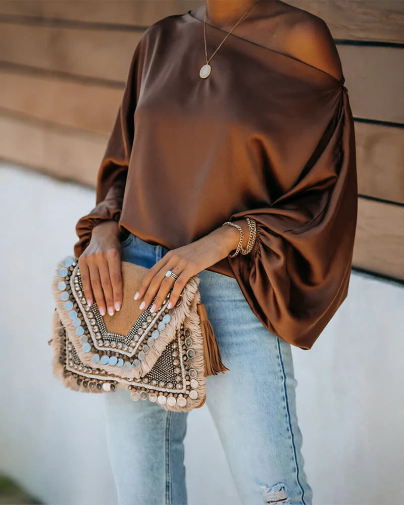 Damen-Satinbluse mit asymmetrischem One-Shoulder-Ausschnitt und weiten Fledermausärmeln