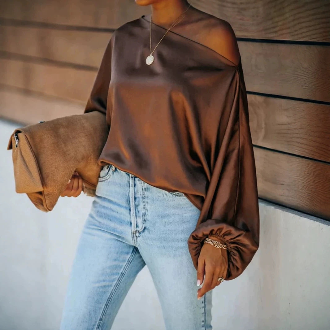Damen-Satinbluse mit asymmetrischem One-Shoulder-Ausschnitt und weiten Fledermausärmeln