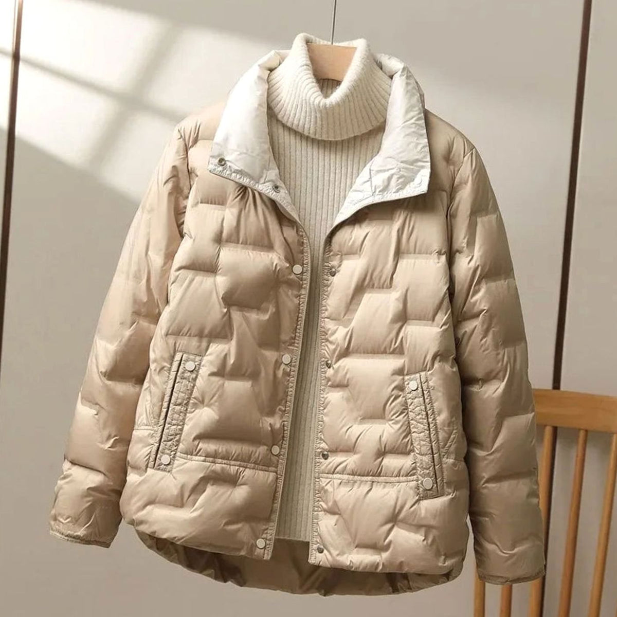 Damen-Winter-Steppdaunenjacke mit hohem Stehkragen