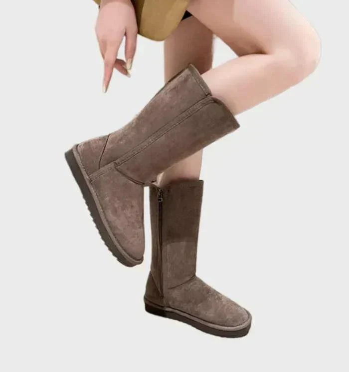 Damenstiefel aus Wildleder mit Schaffell