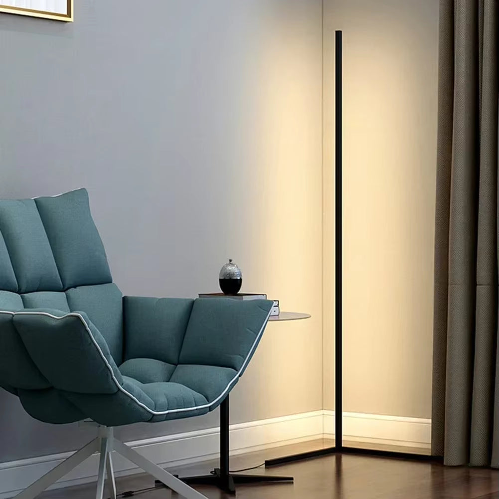 Dimmbare LED-Eckstehlampe mit Fernbedienung