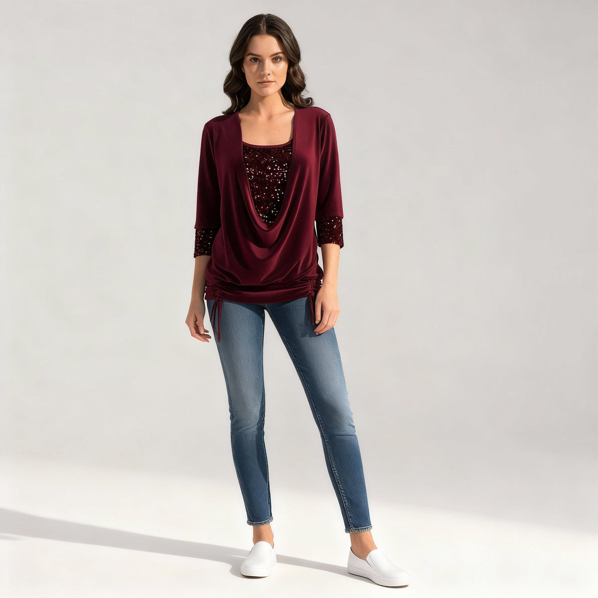 Elegante, figurschmeichelnde Damenbluse mit Pailletten und langen Ärmeln