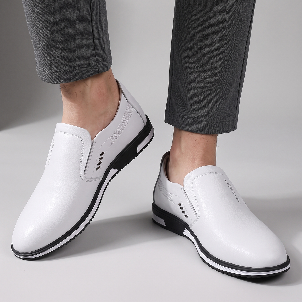 Elegante Leder-Sneaker zum Hineinschlüpfen