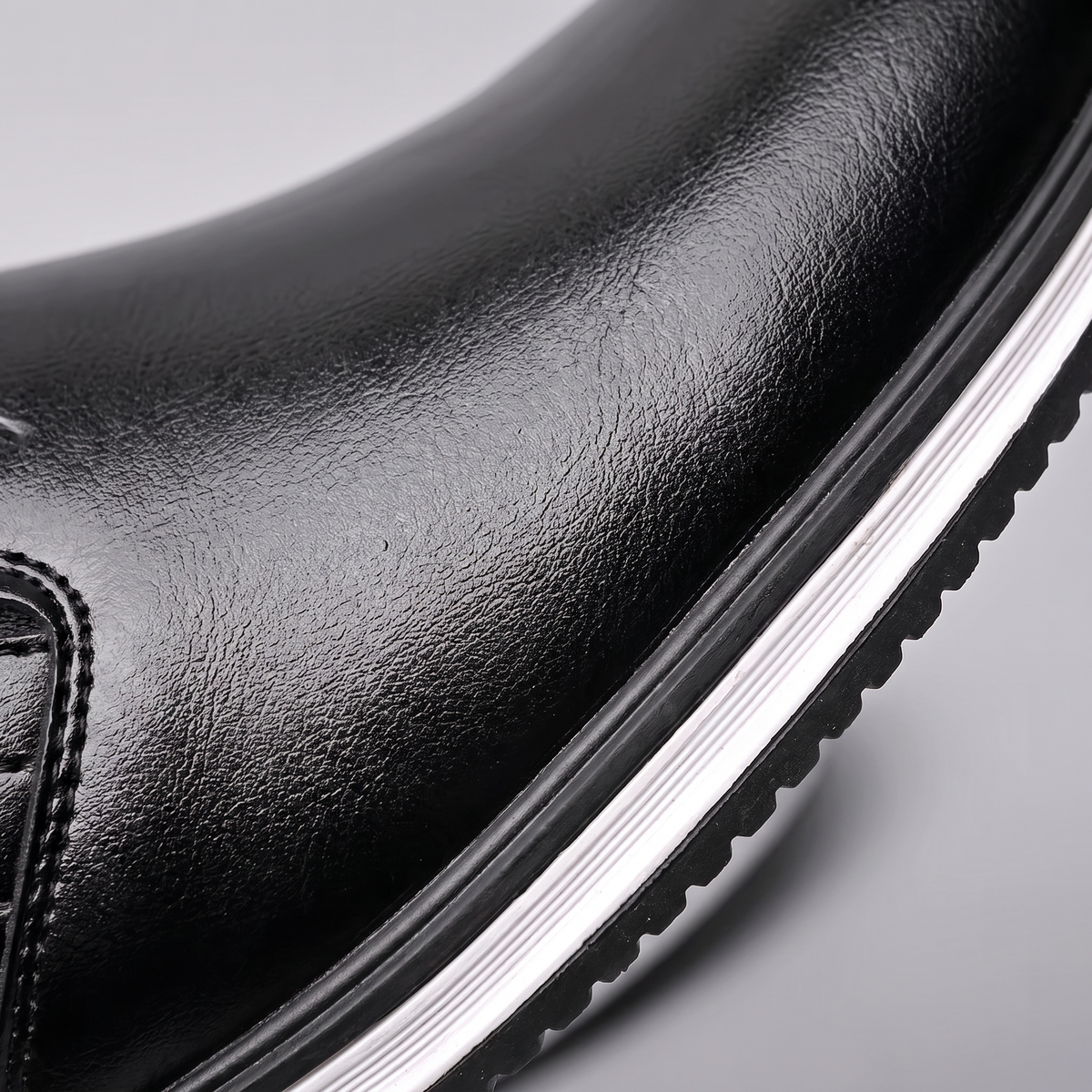 Elegante Leder-Sneaker zum Hineinschlüpfen