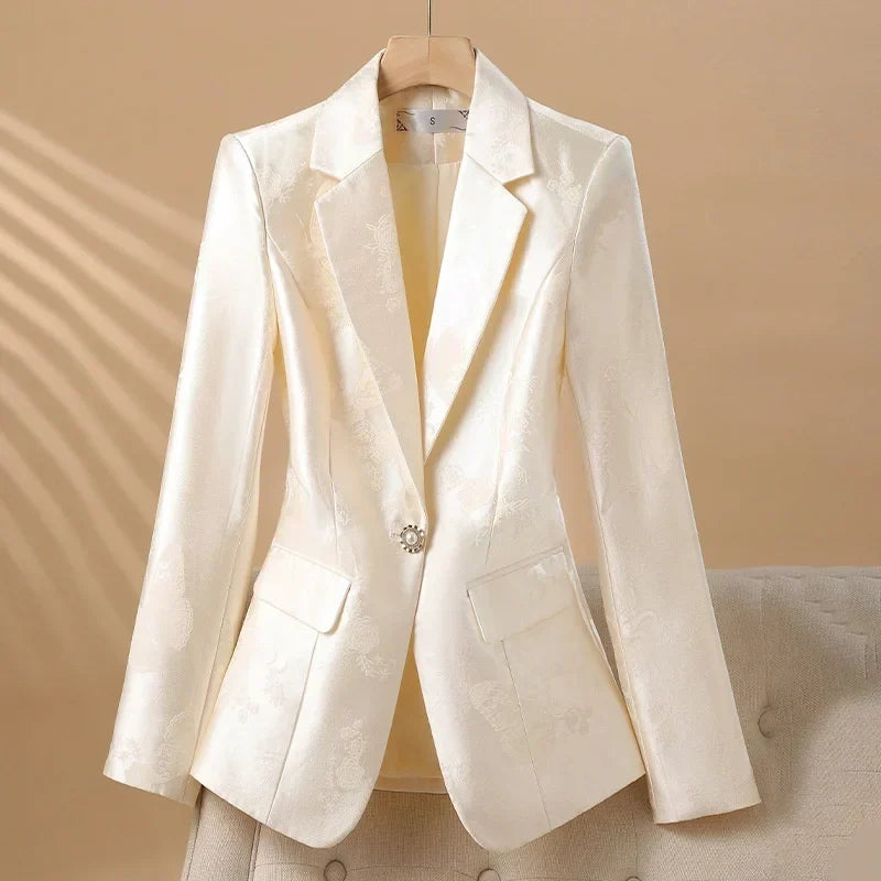 Eleganter Damenblazer mit Rosette und Schmuckknopf