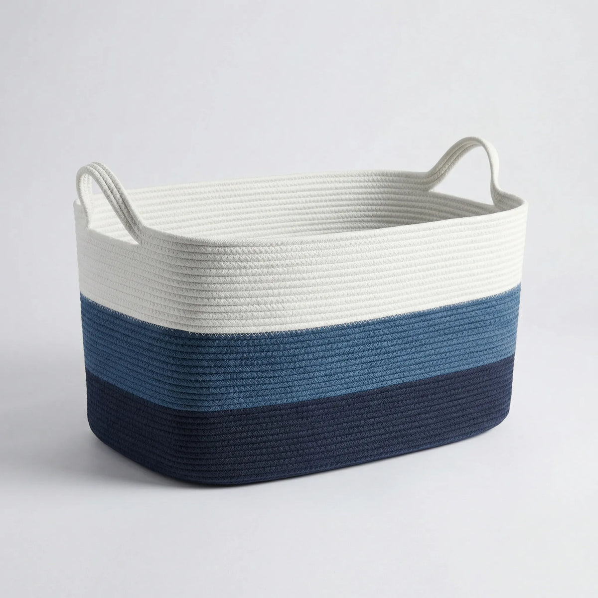 Geflochtener offener Aufbewahrungskorb mit Griffen