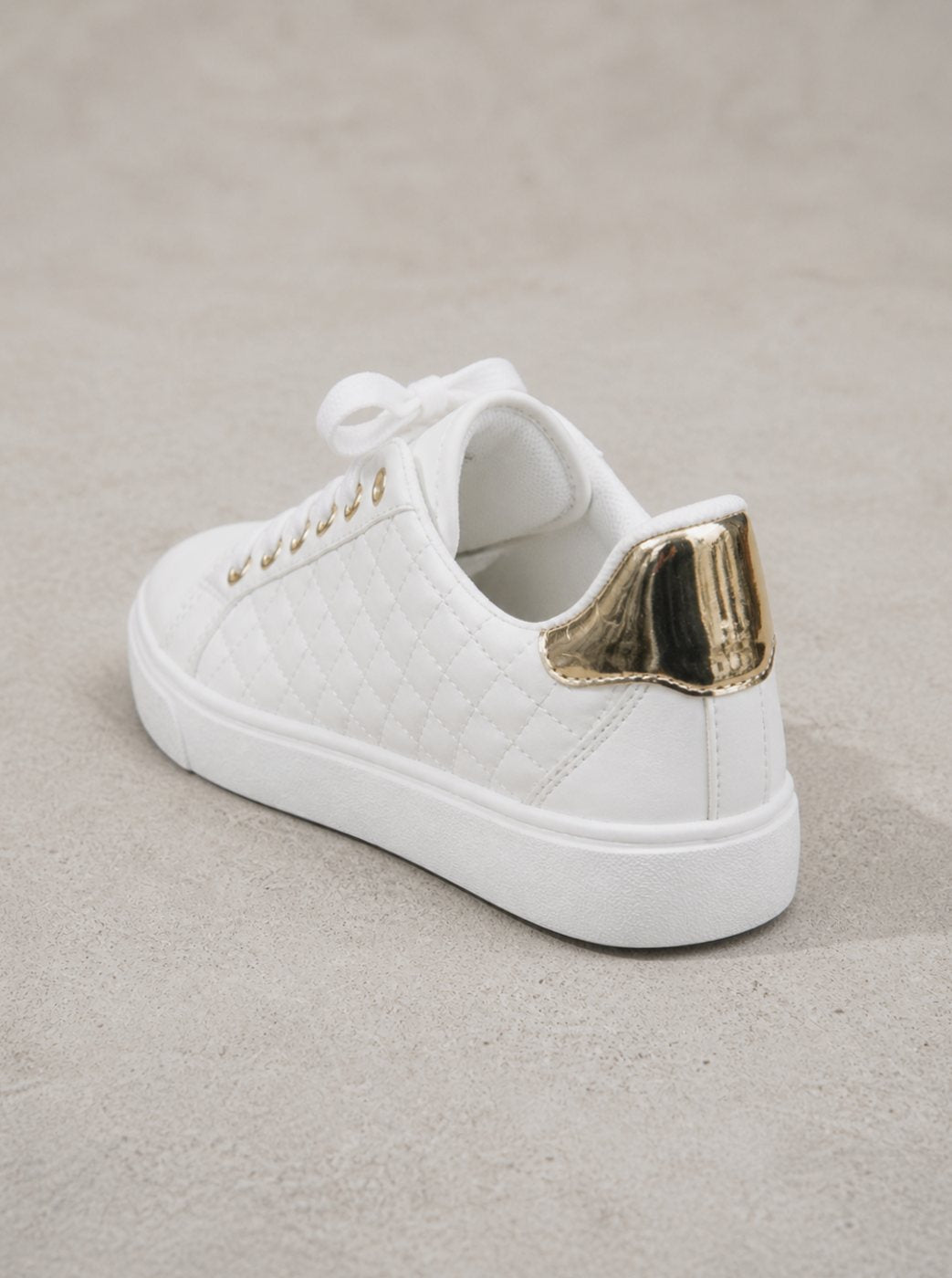 Gesteppte Damen-Plateau-Sneaker aus Kunstleder zum Schnüren