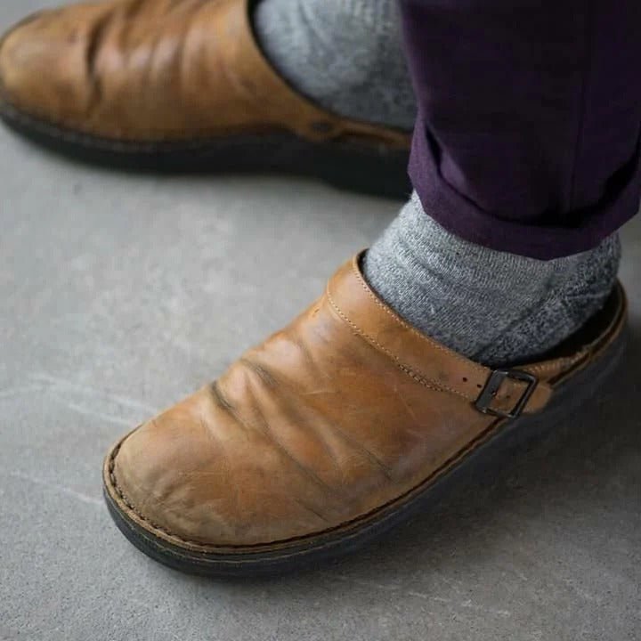 Herren-Clogs zum Hineinschlüpfen mit sicherem Fersenriemen