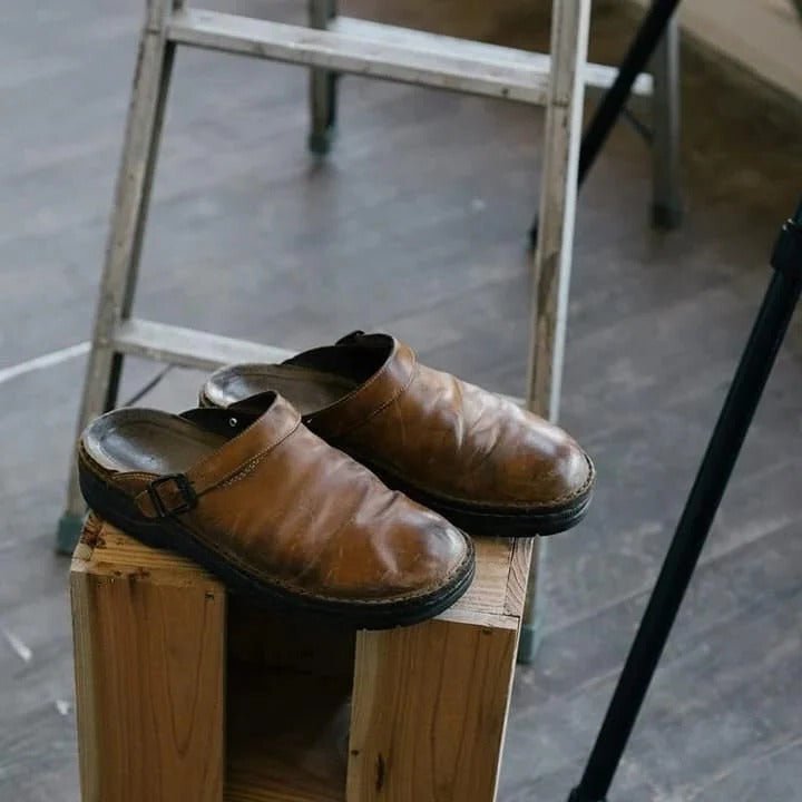 Herren-Clogs zum Hineinschlüpfen mit sicherem Fersenriemen