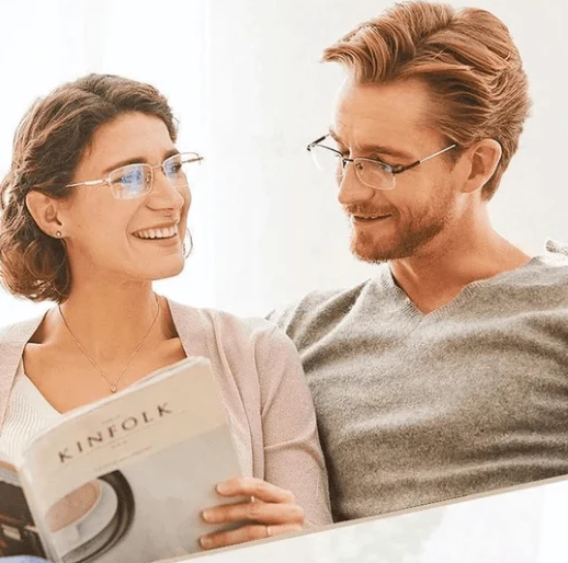 Intelligente Gleitsicht-Lesebrille mit Blaulichtfilter – ultraleichte Lesebrille für Nah- und Fernsicht mit Titan- und TR90-Fassung