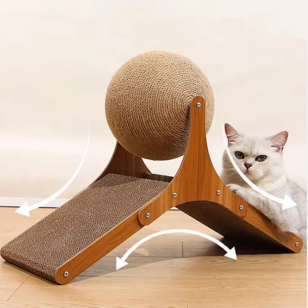 Interaktives Katzenspielzeug mit rotierendem Sisal-Kratzball und Kratzrampe aus Pappe