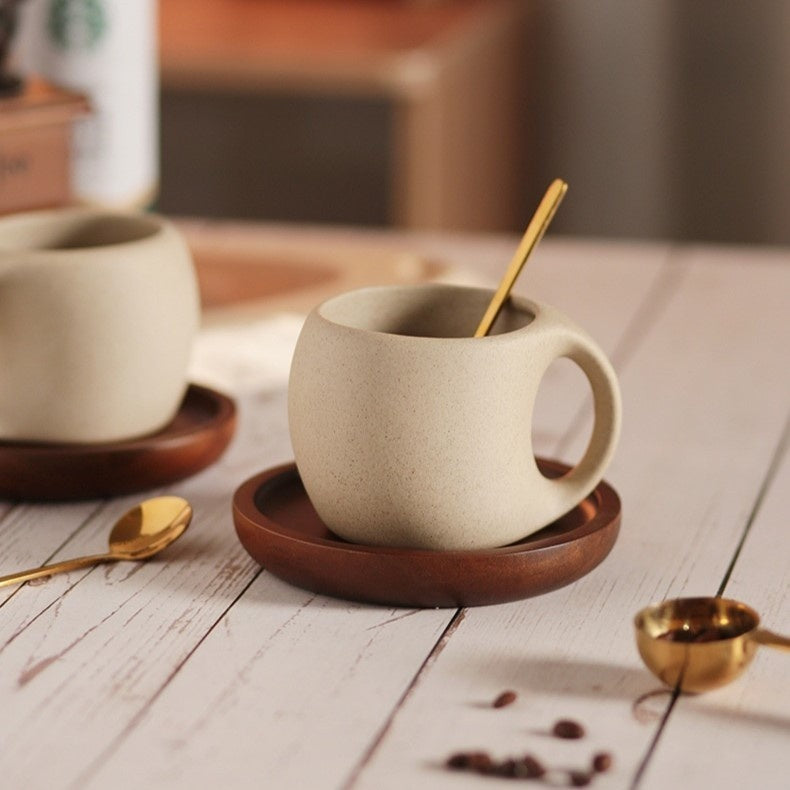 Japanisch inspiriertes Kaffeetassen-Set aus Keramik inklusive Bambusuntertasse und Löffel