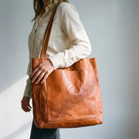 Klassische braune Damenhandtasche