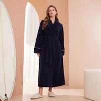 Kuscheliger Winter-Bademantel mit langen Ärmeln – Weicher Thermo-Morgenmantel