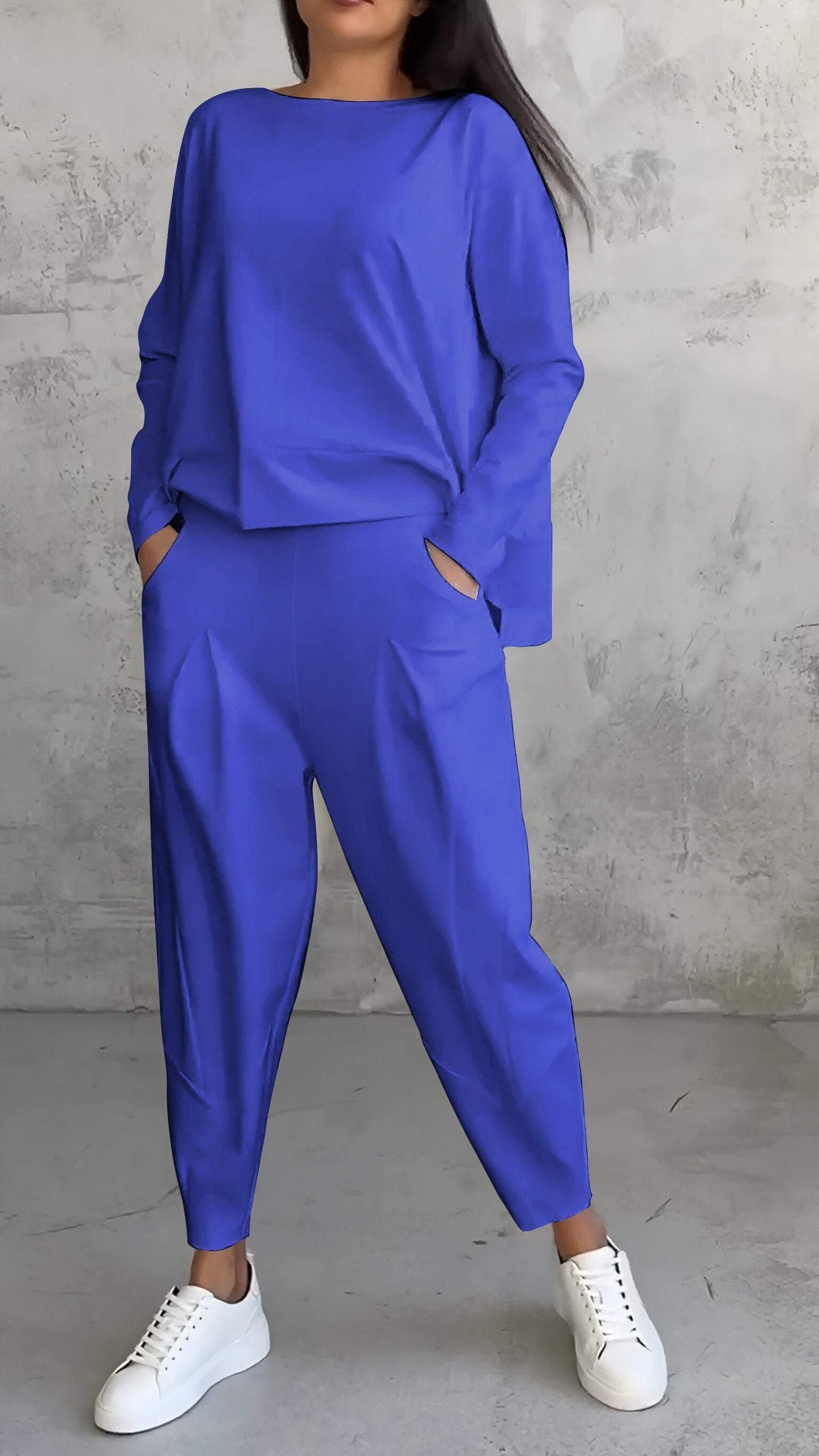 Lässiges Damen-Sommer-Set mit lockerem Pullover und zulaufender Hose