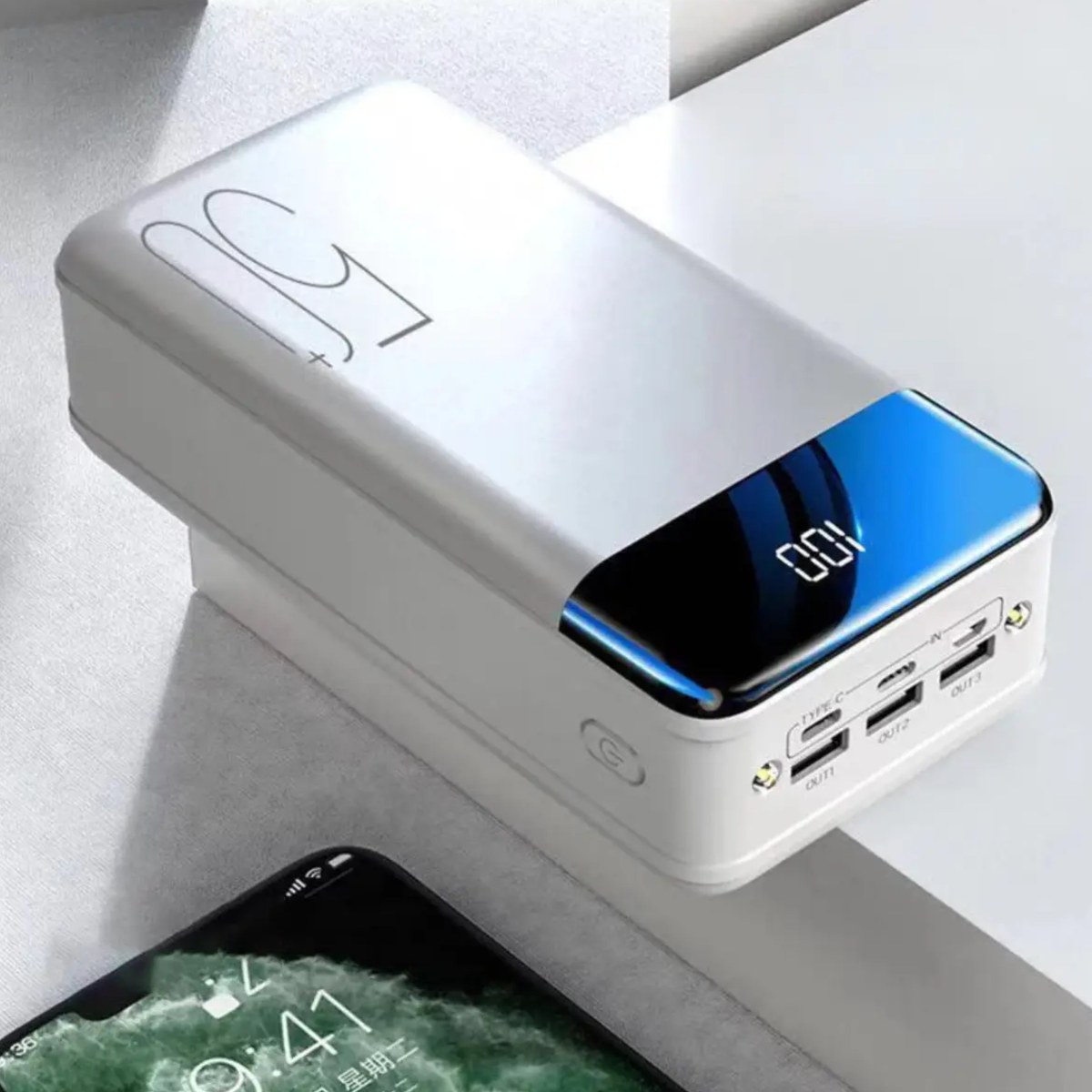 Leistungsstarke 100.000-mAh-Powerbank für schnelles Laden