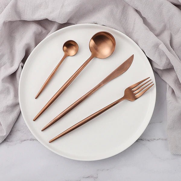 Luxuriöses, minimalistisches 24-teiliges Besteckset für ein gehobenes Tischambiente