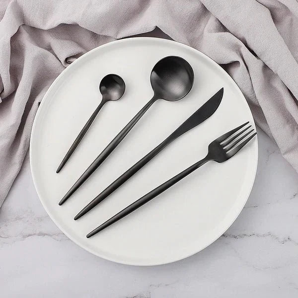 Luxuriöses, minimalistisches 24-teiliges Besteckset für ein gehobenes Tischambiente