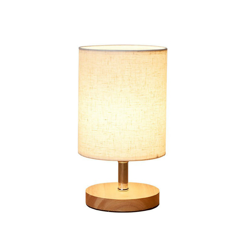 Minimalistische Tischlampe aus Flachs und Holz
