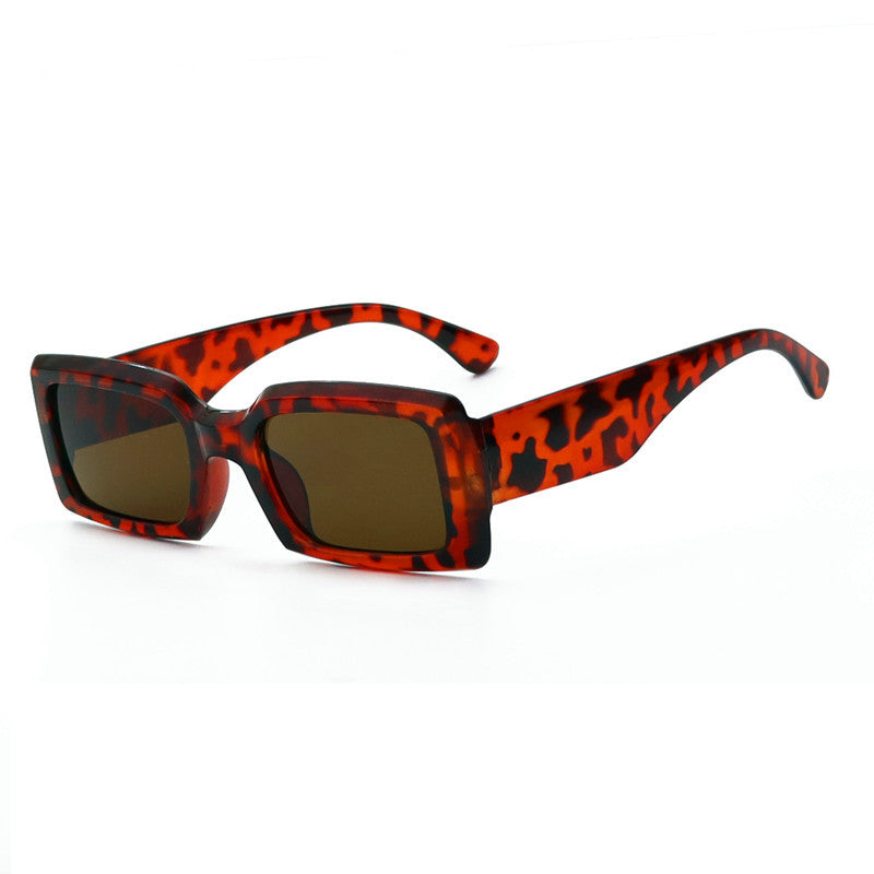 Moderne matte eckige Sonnenbrille
