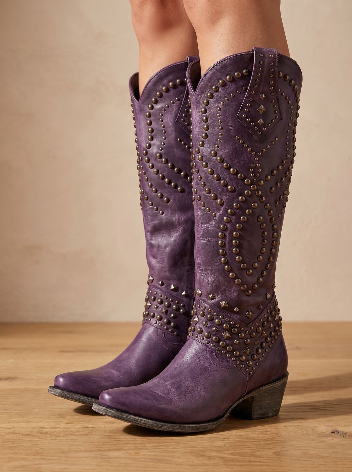 Orthopädische kniehohe Cowboystiefel für Damen mit Nieten und spitzer Zehenpartie