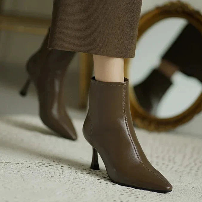Orthopädische spitze Stiefeletten