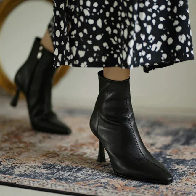 Orthopädische spitze Stiefeletten