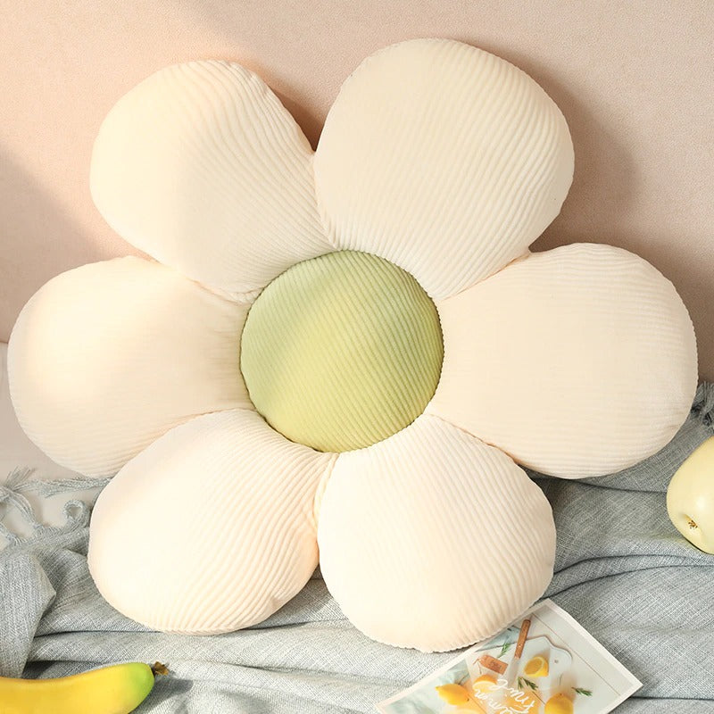 Pastellfarbenes Deko-Kissen in Blumenform