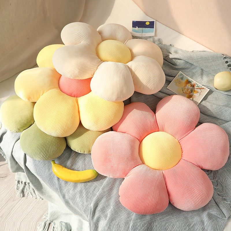 Pastellfarbenes Deko-Kissen in Blumenform