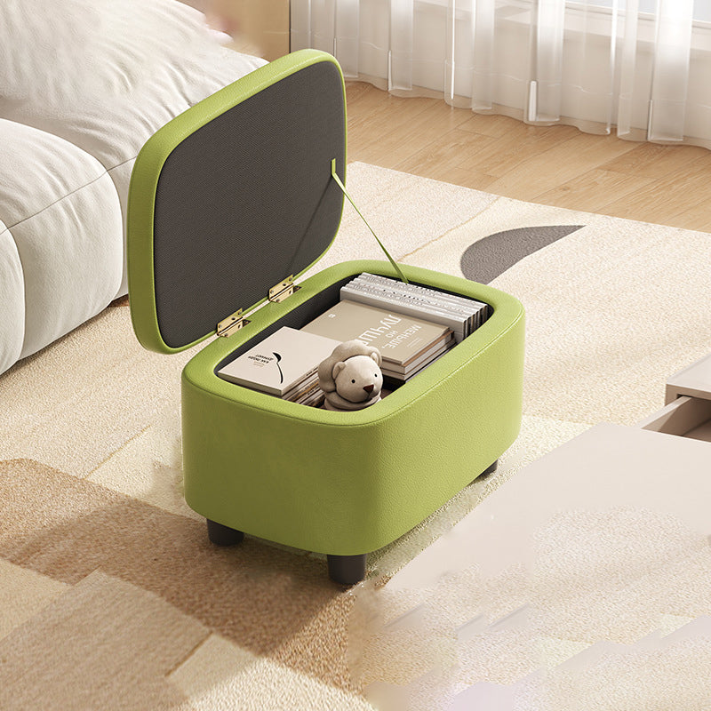 Rechteckiger Fußhocker mit Stauraum im modernen skandinavischen Design aus Kunstleder und Holz mit Schaumstoffpolsterung für den Eingangsbereich