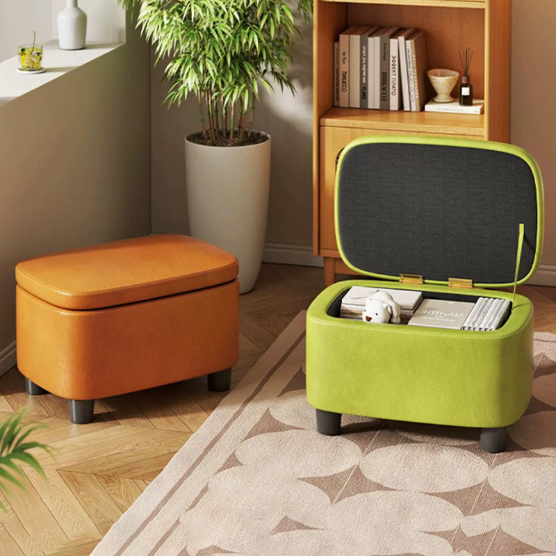 Rechteckiger Fußhocker mit Stauraum im modernen skandinavischen Design aus Kunstleder und Holz mit Schaumstoffpolsterung für den Eingangsbereich