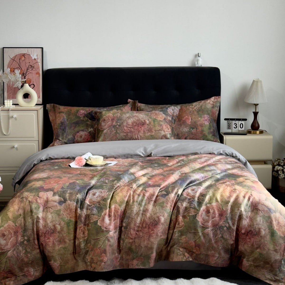 Satin-Bettwäsche-Set mit zartem Blumen- und Schmetterlingsprint und Wendefunktion