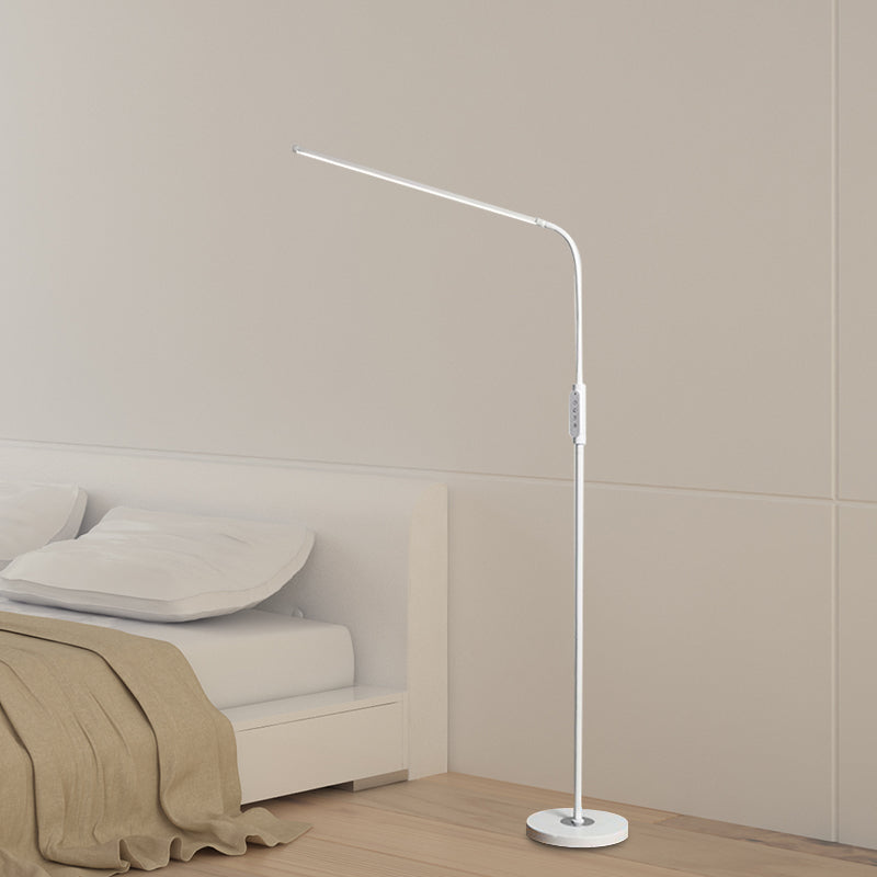 Stilvolle LED-Stehlampe mit verstellbarem Leuchtenkopf