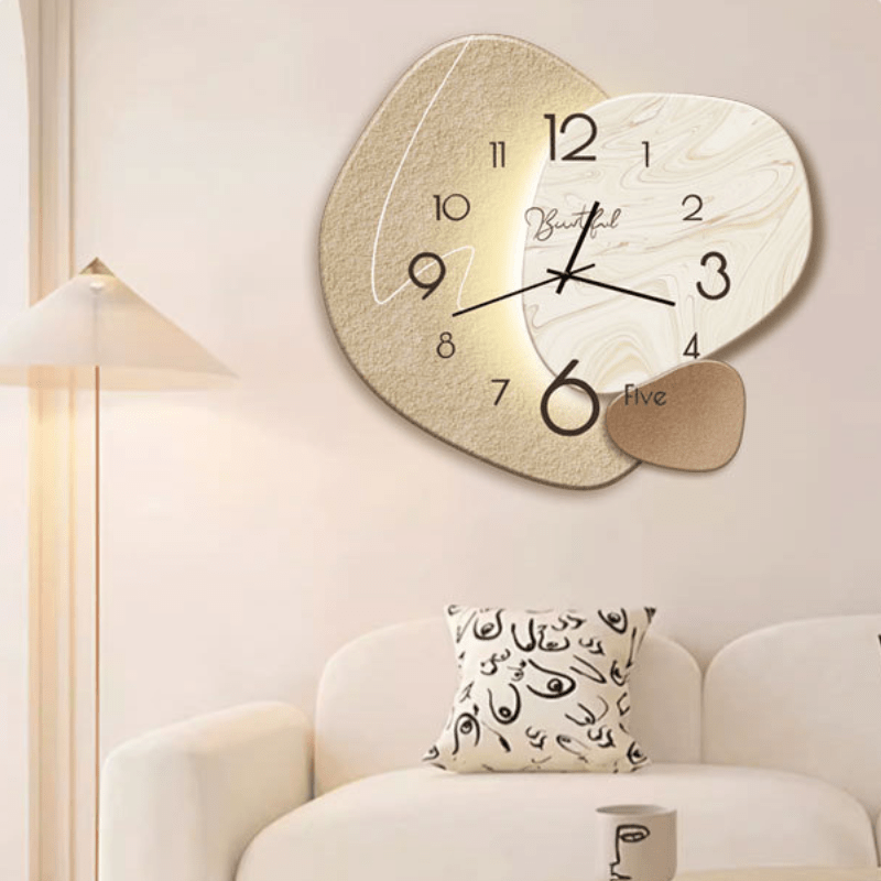 Stilvolle skandinavische Wanduhr mit lautlosem Uhrwerk