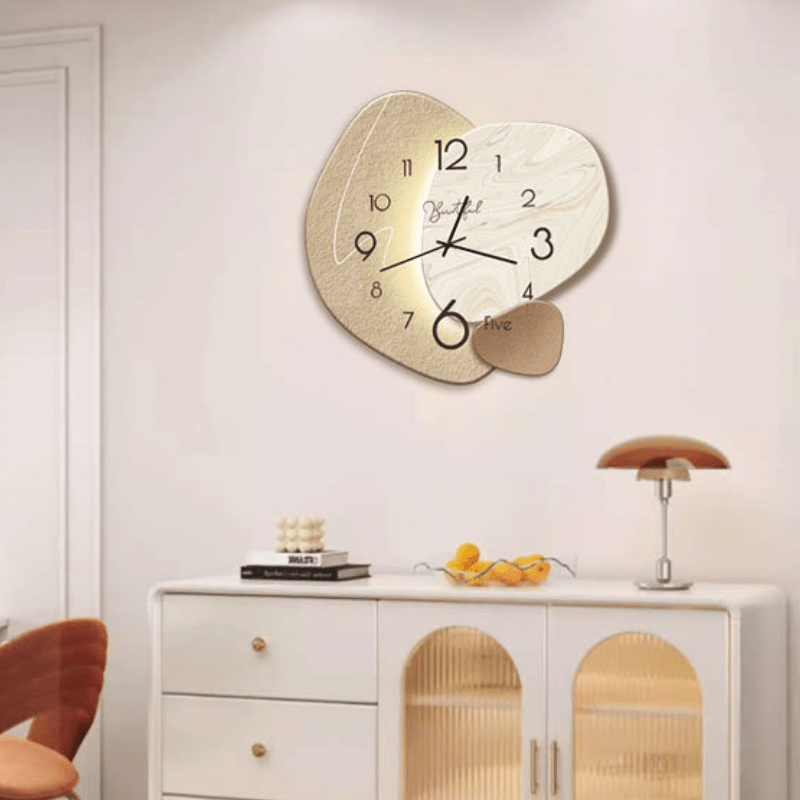 Stilvolle skandinavische Wanduhr mit lautlosem Uhrwerk